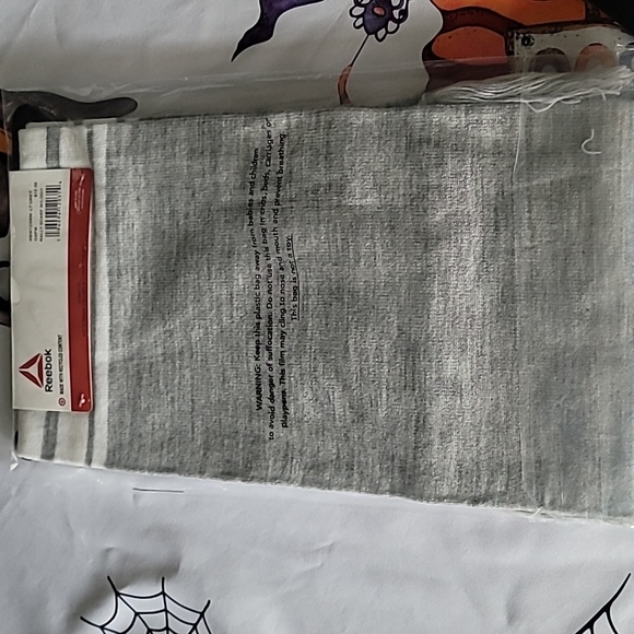 NWT Reebok Rally scarf - Picture 2 of 4
